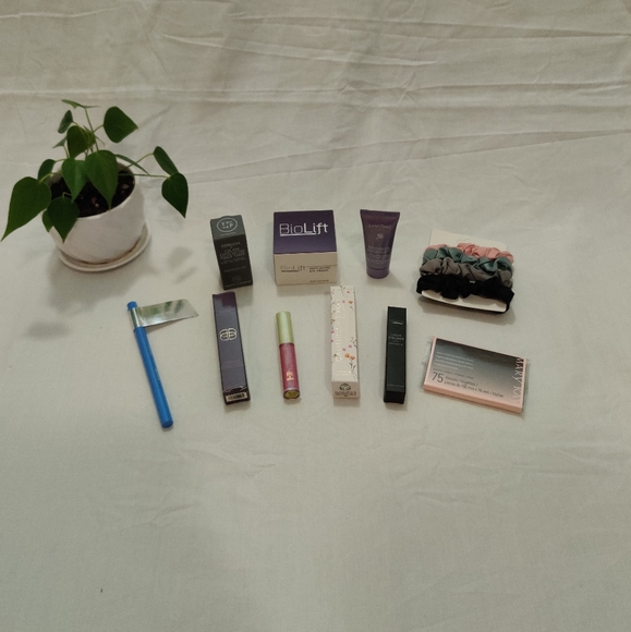 Beauty Bundle - Picture 3 of 6